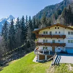 Helena Apartment