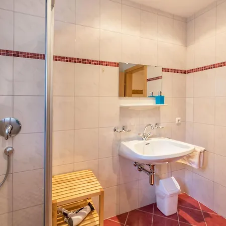 Helena Apartman